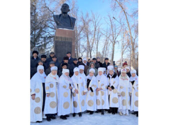 Дәстүрді дәріптеген