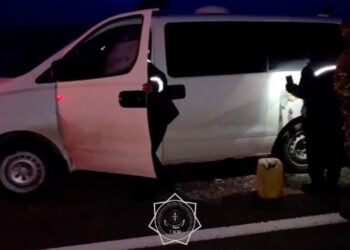 Жолда қалған жедел жәрдем көлігіне құтқарушылар көмекке келді