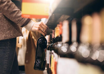 Ішкі істер министрлігі Қазақстанда алкоголь сатуды шектеу туралы ұсынысты қолдады