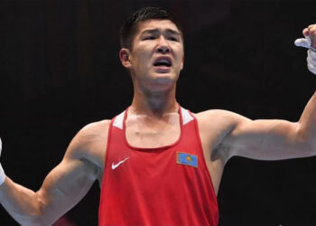 Атақты Ла Крузды тізе бүктірген қазақстандық боксшы мансабын аяқтады