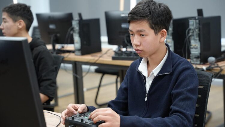 Жетісуда алғаш рет дрон-рейсинг және авиамодельдеу бойынша өңірлік жарыстар өтті