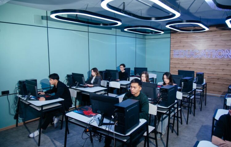 Смарт-коучинг: Cтуденттер спорттық бағдарлама әзірледі