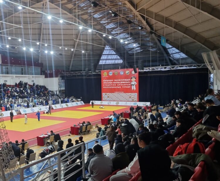 Талдықорғандағы турнир. Бір салмақта 300 бала
