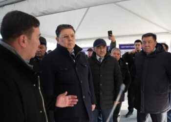 Су пайдалану лимиттері, су қоймаларының құрылысы, ауылдағы кәсіпкерлікті қолдау: Қанат Бозымбаев Жетісу облысына барды