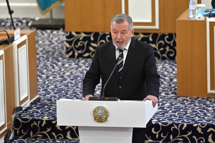 Белгілі заңгер Қазақстанда дінді саясиландыру қатерін жоюды ұсынды