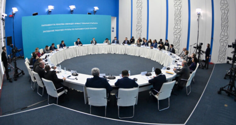 Жаңа Парламенттің негізгі мемлекеттік институттардың қызметін қамтамасыз етудегі өкілеттіктері талқыланды