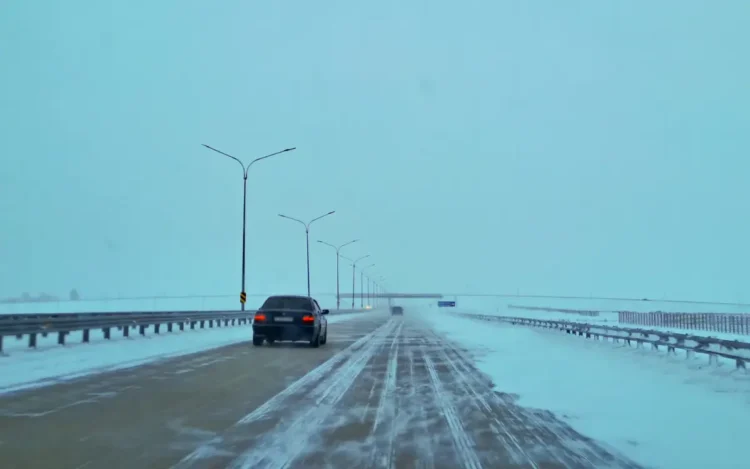 Ақпандағы ақтүтек боран: Республикалық маңызы бар бірнеше жол жабылды