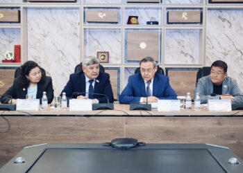 «Конституцияны жүйелі жаңғыртудың ғылыми негіздері» тақырыбында дөңгелек үстел өтті