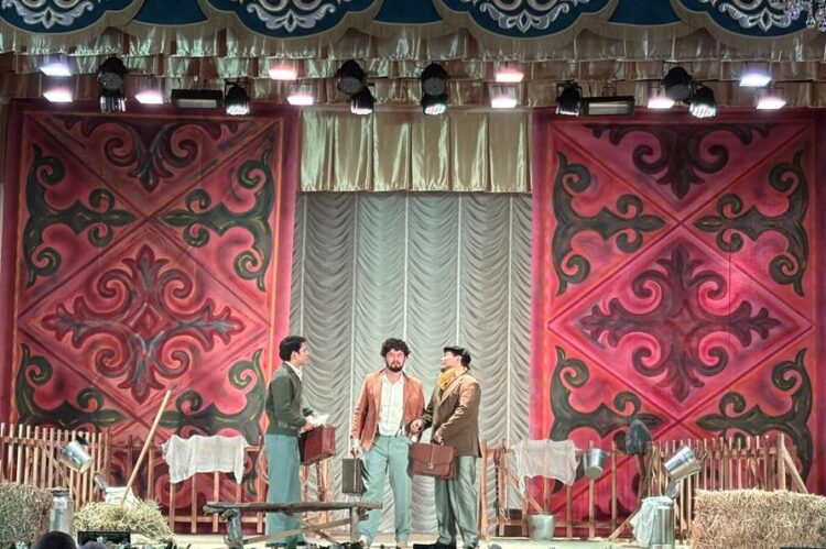 Өнер мен еңбектің ұштасқан сәті: Бикен Римова театры Тамшыбаева ауылында