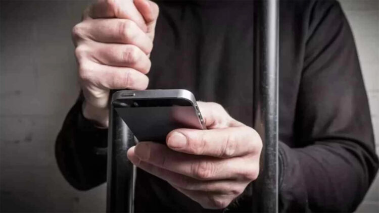 Сотталғандарға смартфон ұстауға рұқсат берілмек