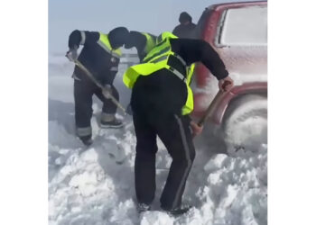 «Алматы – Өскемен» тасжолында полиция 12 адамды құтқарды