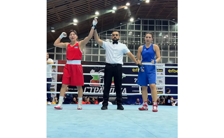 Бокс: Қазақ қызы Болгариядағы турнирдің жартылай финалына шықты