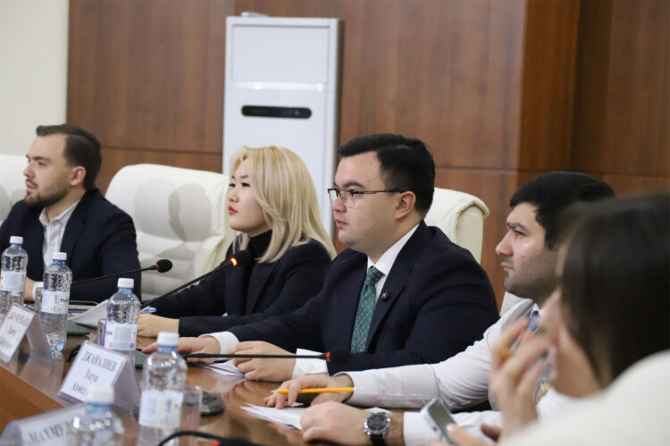 Астанада жаңа Конституция жобасын қолдауға арналған «Ассамблея жастары» РҚБ отырысы өтті