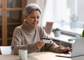 Ақмола облысында зейнеткер алаяқтарға 10 миллион теңге аударып жіберген