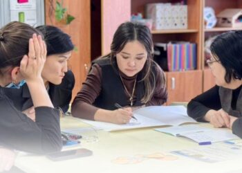 Қазақстанда 650 мыңнан астам ата-ана бала тәрбиесі бойынша дәріс алды