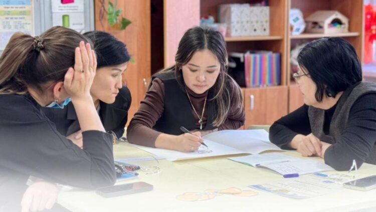 Қазақстанда 650 мыңнан астам ата-ана бала тәрбиесі бойынша дәріс алды