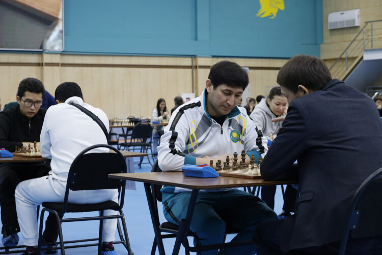 Қаламгерлер ой додасында