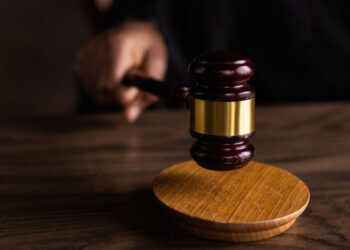 Павлодарда ер адамды өлтірген әйелге үкім шықты