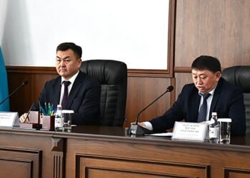 Адалдық алаңында