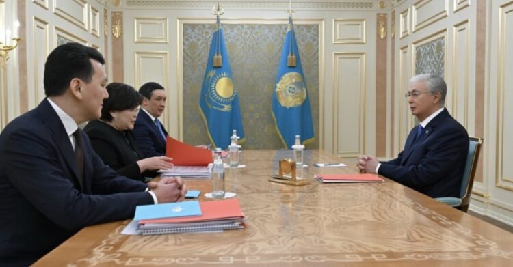 Жаңа Конституция: Президент референдум өткiзу туралы Жарлыққа қол қойды