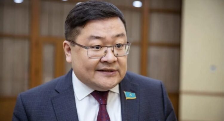 Айдос Сарым: жаңа Конституция жобасы – бірегей тарихи құжат