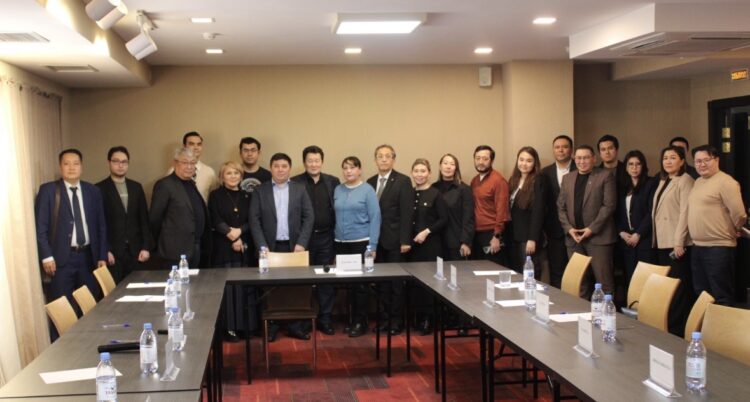 Сарапшылар Қазақстанның жаңа Конституция жобасын талқылады