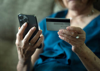 Бұрынғы жұмыс орнынан шалынған қоңырау: Петропавл тұрғыны 2 миллион теңгесінен айырылды