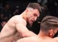 UFC: Қазақстандық файтер қарсыласын тік тұрған күйінде сұлатты
