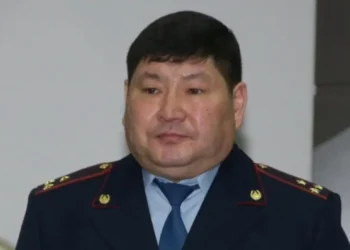 Сотталған Талдықорған полициясының экс-басшысы қызметтік пәтер үшін соттасып жатыр
