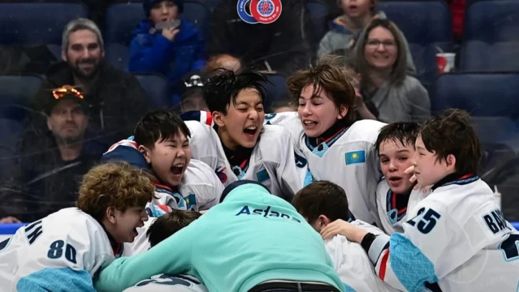 66 жылда алғаш рет: Қазақстан хоккейшілері Канадада топ жарды