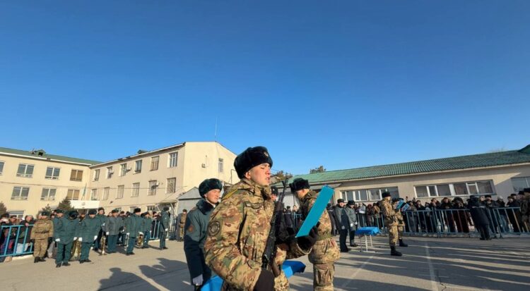 Жас сарбаздар ант берді