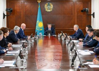 Олжас Бектенов жаңа Конституция жобасын талқылау аясында ақпараттық-түсіндіру жұмыстарын ұйымдастыру бойынша кеңес өткізді.