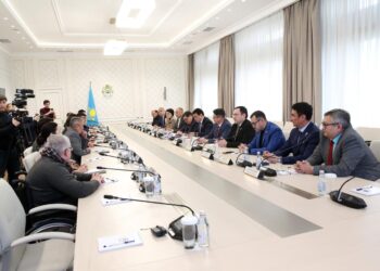 Алматыда конституциялық түзетулер қолдау тауып, олардың мәні түсіндірілді