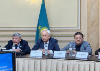 Жазушылар одағы жаңа Конституция жобасын талқылады