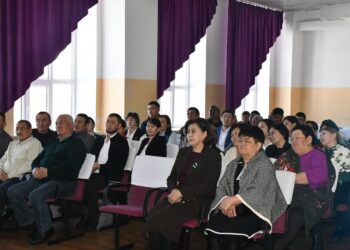 Көктұмалық ұстаздар жаңа Конституция жобасын талқылады