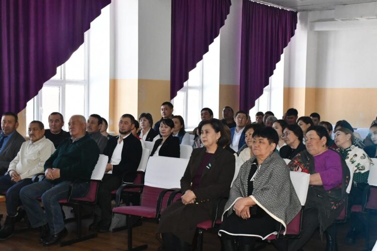 Көктұмалық ұстаздар жаңа Конституция жобасын талқылады