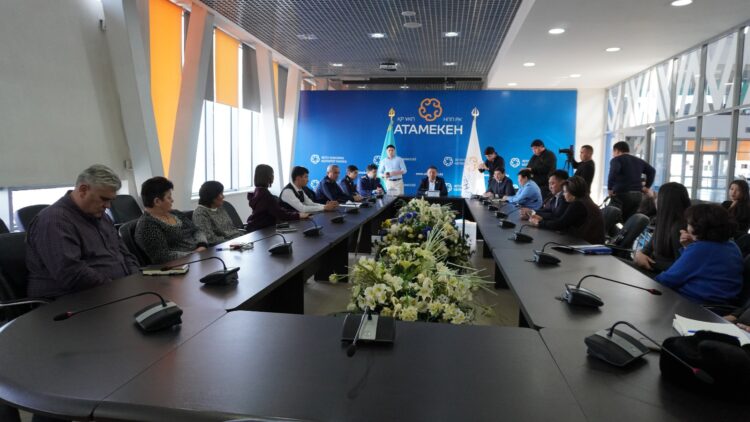 «Заң мен тәртіп, қауіпсіздік пен жауапкершілік» науқаны. Кәсіпорын өкілдерімен кездесті