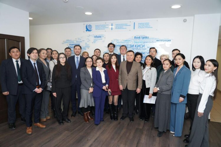 Жас сарапшылар жаңа Конституцияның негізгі жаңашылдықтарын талқылады