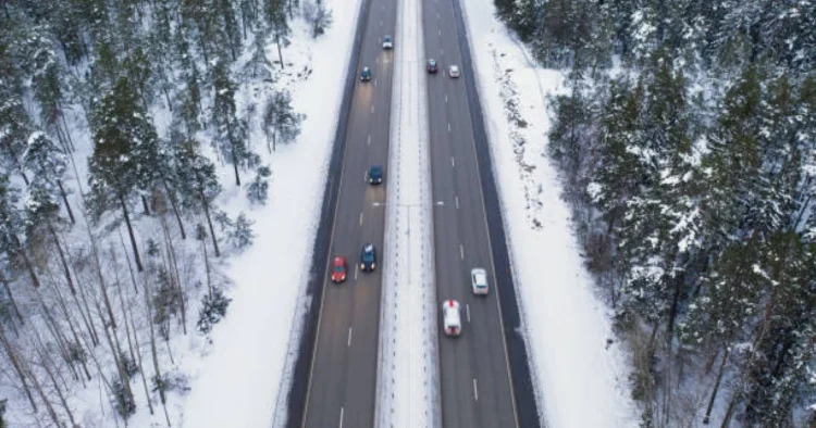 Ақтөбе мен Жетісу облысында жол жабылды