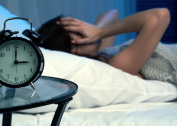 Неге түнде жиі оянамыз? Сарапшы бауыр мен ұйқының байланысын түсіндірді