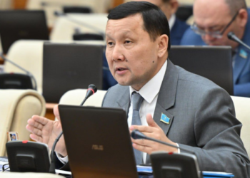 «Билікті сынау трендке айналып кетті»: Депутат Абзал Құспан мәлімдеме жасады (ВИДЕО)