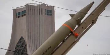 Түркия Ираннан ұшырылған зымыранды атып түсірді