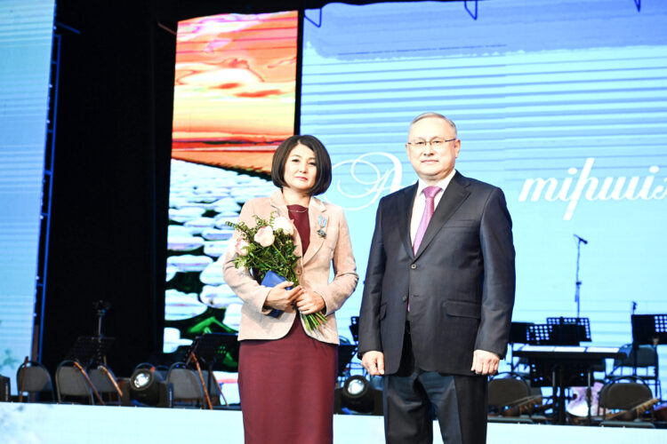 Ана – шуақ, ана – күн…