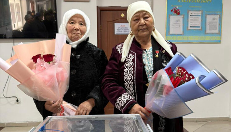 Еңбек Ері мен Олимпиада жүлдегерінің анасы таңдау жасады