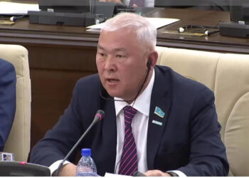 «Футболды халық ақшасынан қаржыландыруға қарсымын» – Мәжіліс депутаты Мұрат Әбенов