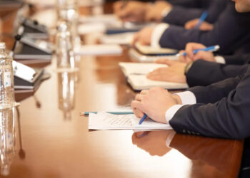 Қазақстанда тәртіп бұзған мемқызметшілер қандай жазаға тартылады?