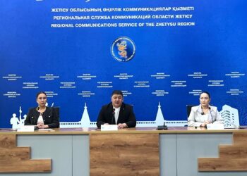 «Жас саясаткер мектебі»: Жетісуда жастар саяси білім алады