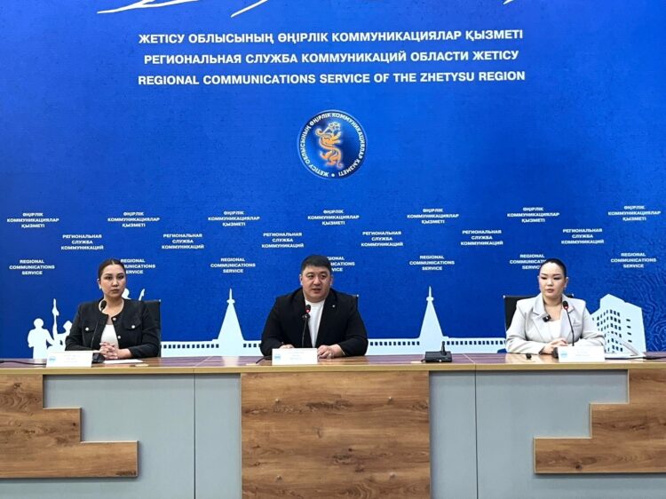 «Жас саясаткер мектебі»: Жетісуда жастар саяси білім алады