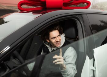 Михаил Шайдоровқа электромобиль сыйға тартылды