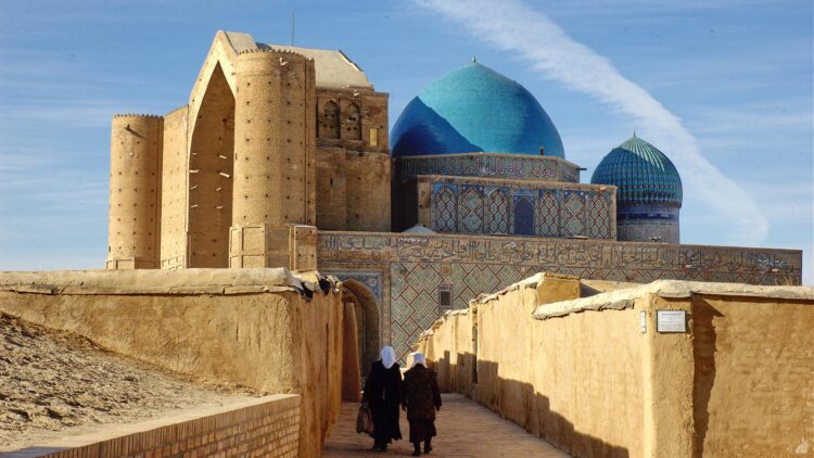 Түркістандағы кесенелер қандай қасиетке ие?